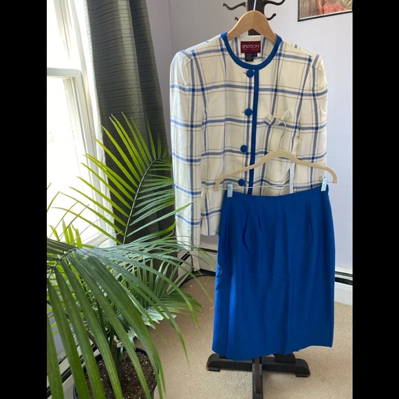 Vintage Sasson 1980 skirt suit - Picture 2 of 15